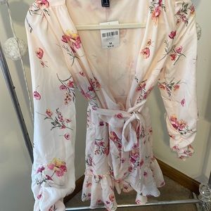 (NWT) forever 21 wrap around floral dress